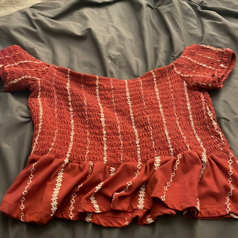 Aeropostale cute shirt